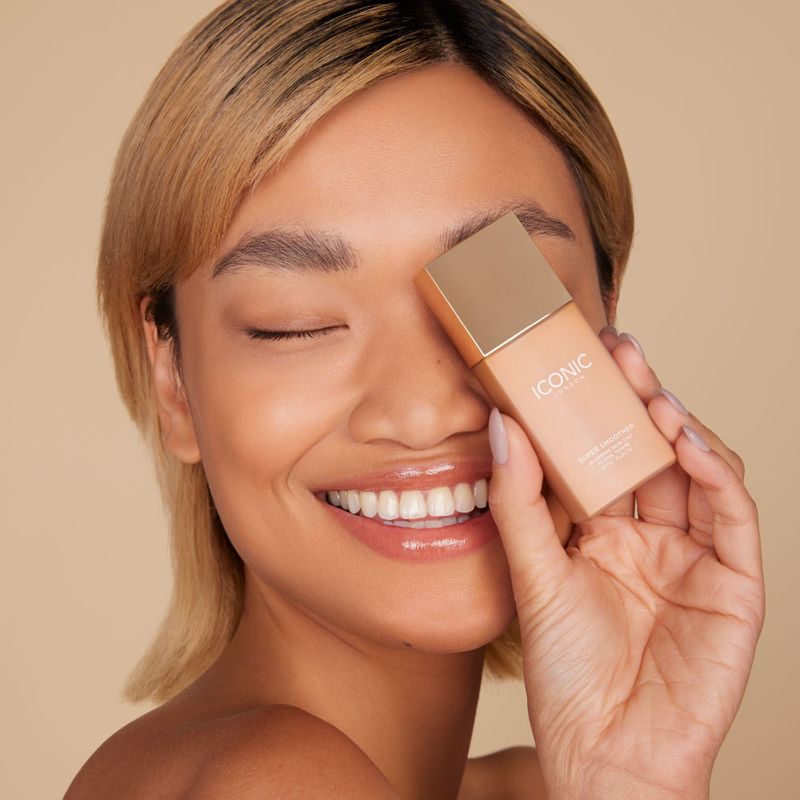 BASE-ICONIC-LONDON-SUPER-SMOOTHER-BLURRING-SKIN-TINT