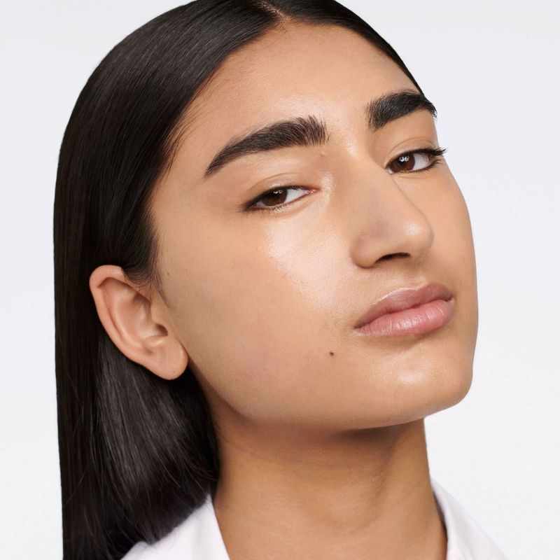 PRIMER-CLINIQUE-EVEN-BETTER-LIGHT-REFLECTING